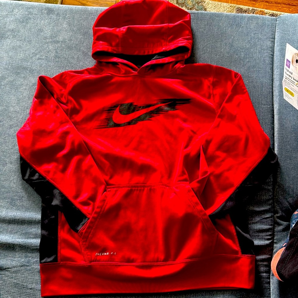 Nike Thermo fit red hooded sweatshirt